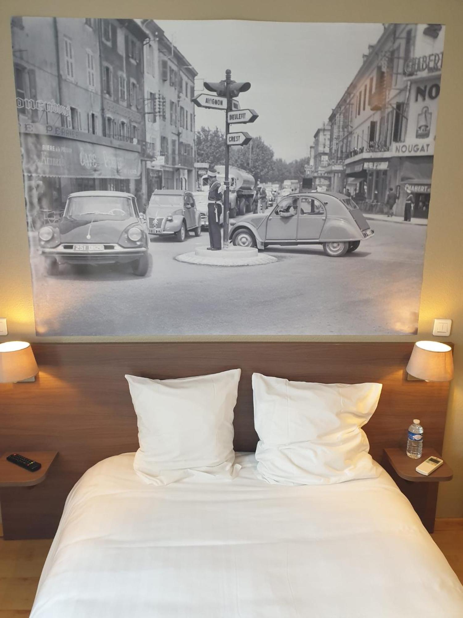 Logis Hotels Et Restaurant La Pause Rn7 La Coucourde Eksteriør bilde